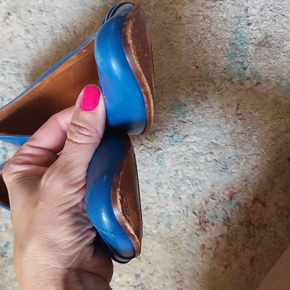 Chic Mihara Leather Teal Heels - Picture 15 of 15
